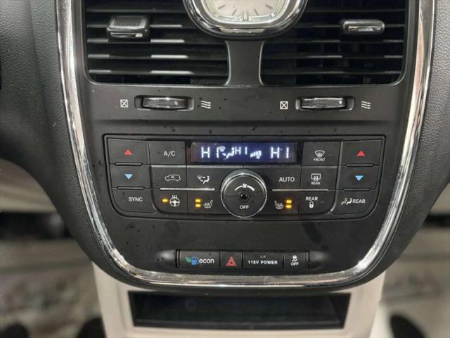 2015 Chrysler Town & Country Touring-L