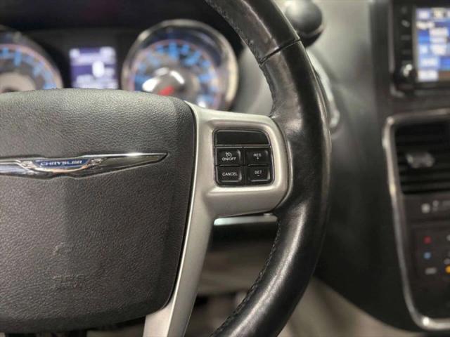 2015 Chrysler Town & Country Touring-L