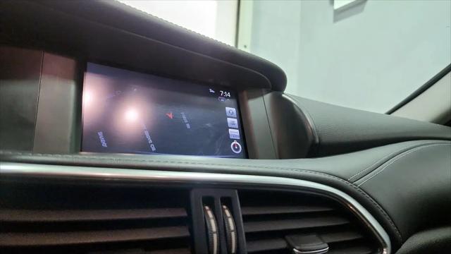2017 INFINITI QX30 Premium