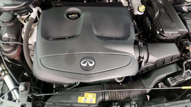 2017 INFINITI QX30 Premium