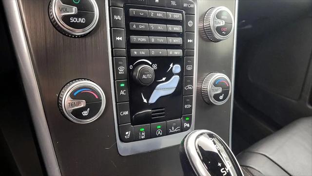 2016 Volvo XC60 T5 Drive-E Platinum