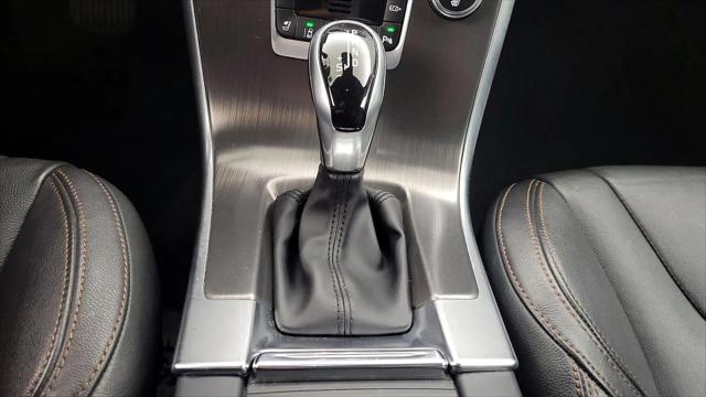 2016 Volvo XC60 T5 Drive-E Platinum