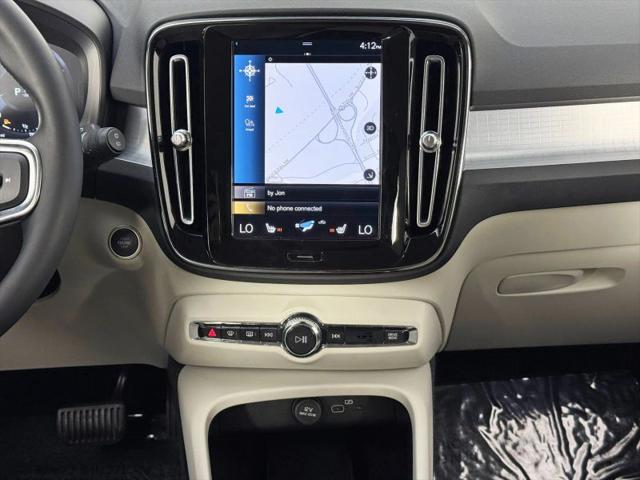 2022 Volvo XC40 T5 Momentum