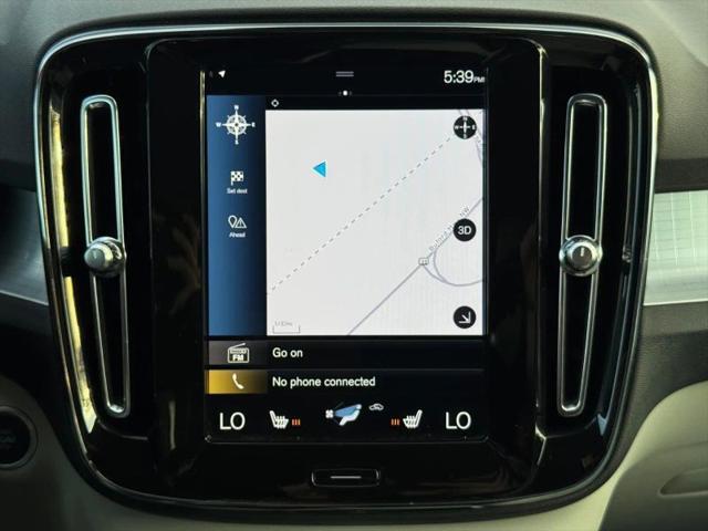2022 Volvo XC40 T5 Momentum