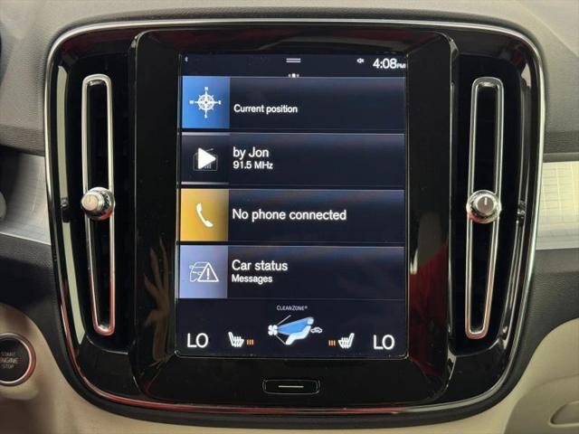 2022 Volvo XC40 T5 Momentum