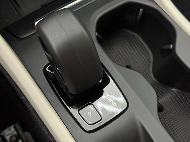 2022 Volvo XC40 T5 Momentum