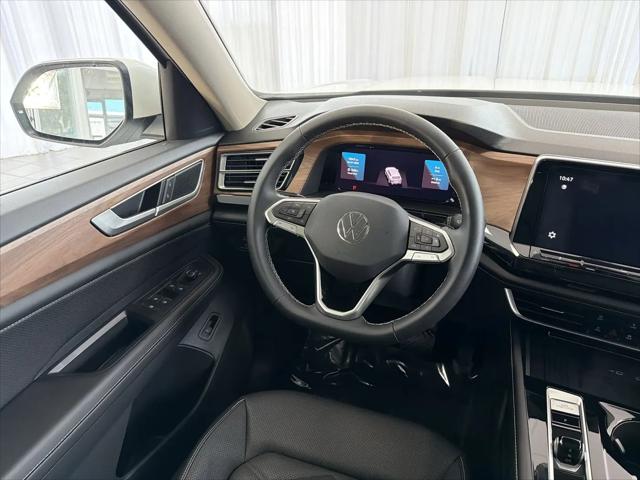 2026 Volkswagen Atlas SE with Technology