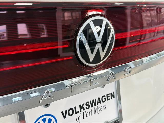 2026 Volkswagen Atlas SE with Technology