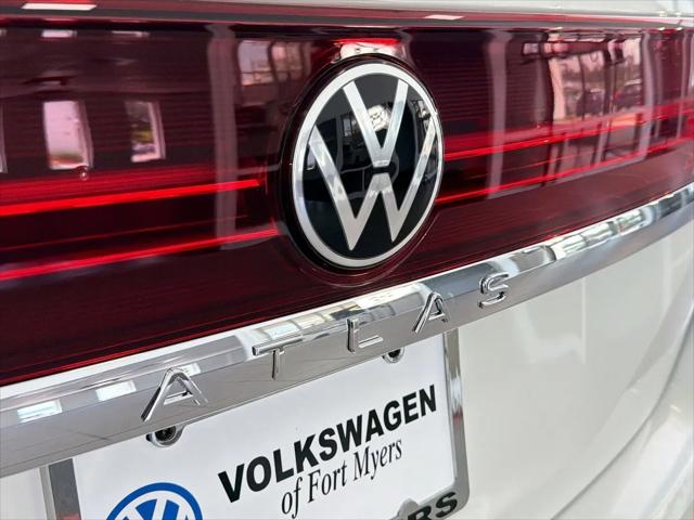 2026 Volkswagen Atlas SE with Technology