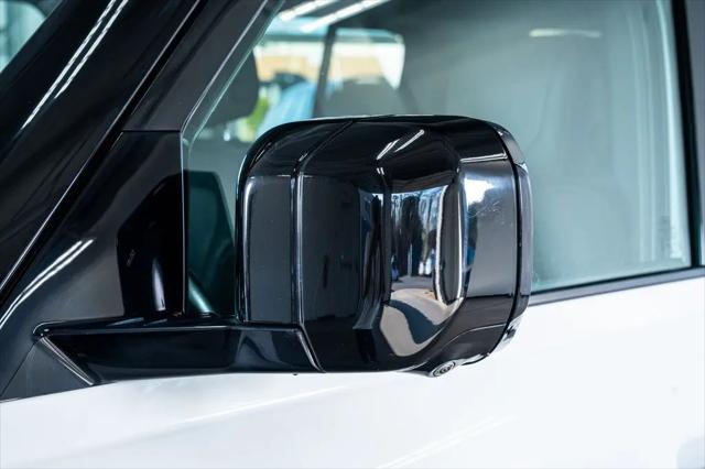 2023 Land Rover Defender 110 X-Dynamic SE
