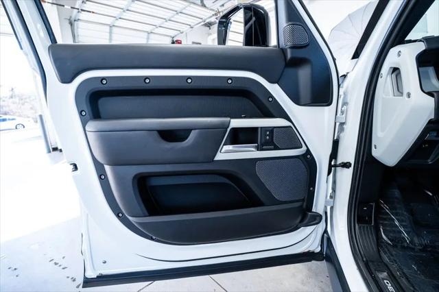 2023 Land Rover Defender 110 X-Dynamic SE