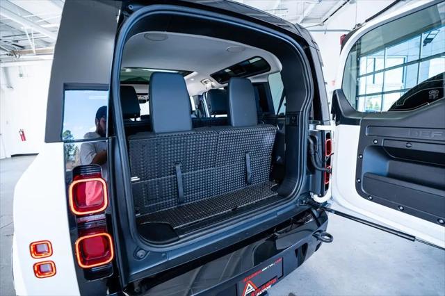 2023 Land Rover Defender 110 X-Dynamic SE