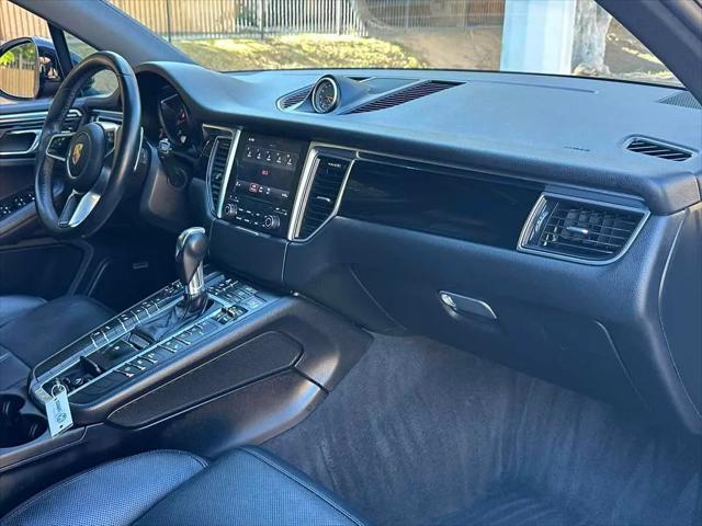 2018 Porsche Macan Macan