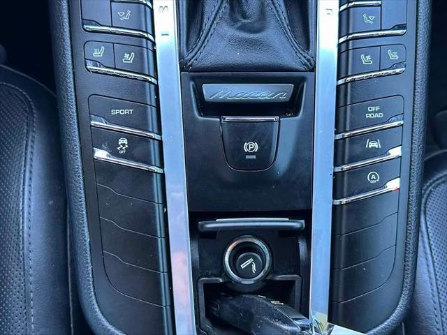 2018 Porsche Macan Macan