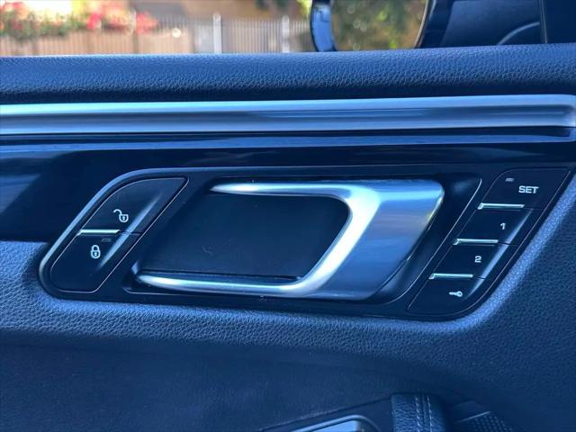 2018 Porsche Macan Macan