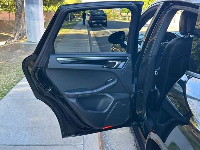 2018 Porsche Macan Macan