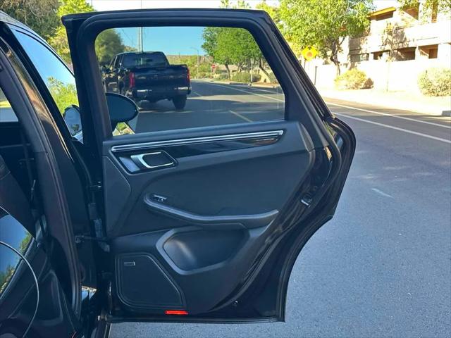 2018 Porsche Macan Macan