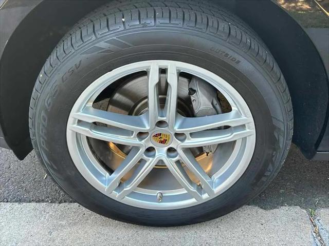 2018 Porsche Macan Macan