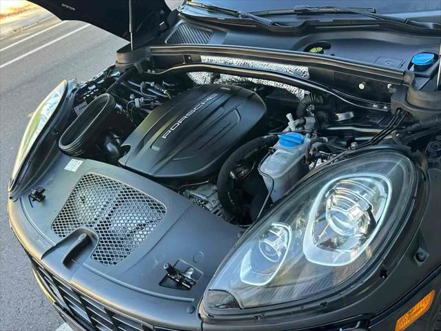 2018 Porsche Macan Macan