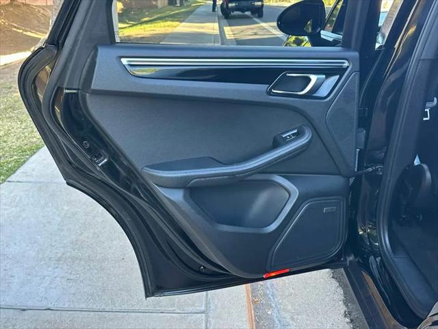 2018 Porsche Macan Macan