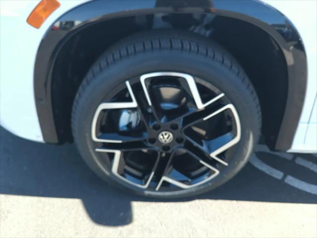 2026 Volkswagen Tiguan SEL R-Line Turbo