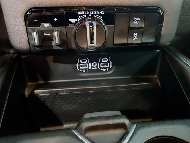 2024 Ram 1500 Big Horn Crew Cab 4x4 5'7" Box
