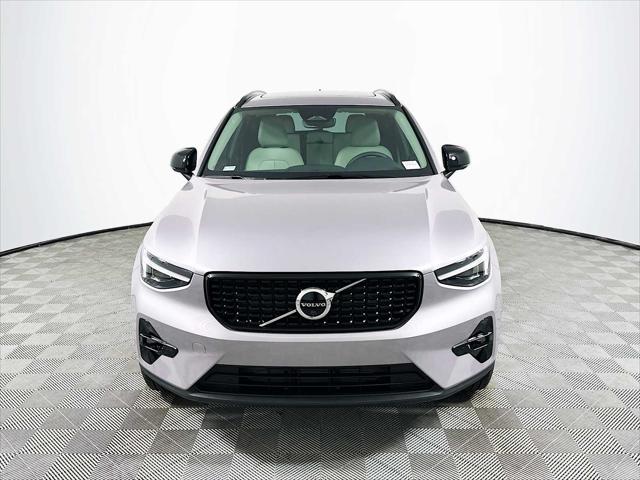 2026 Volvo XC40 Ultra, B5 AWD Gas (mild hybrid), Dark