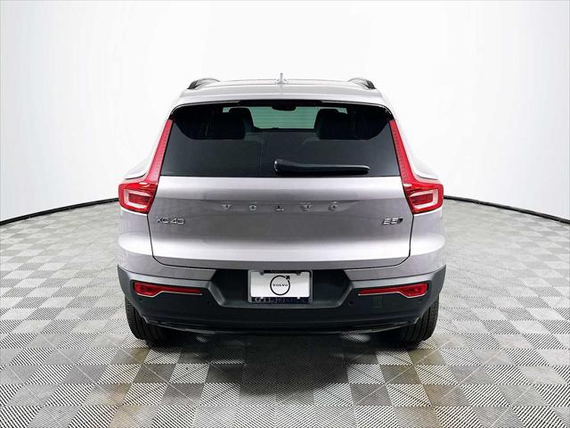 2026 Volvo XC40 Ultra, B5 AWD Gas (mild hybrid), Dark
