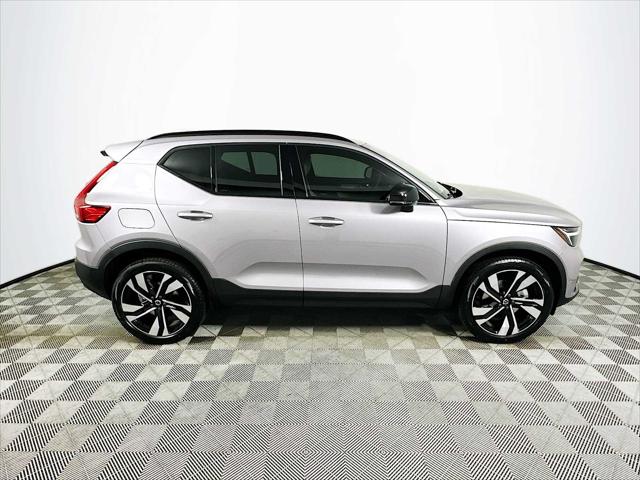 2026 Volvo XC40 Ultra, B5 AWD Gas (mild hybrid), Dark