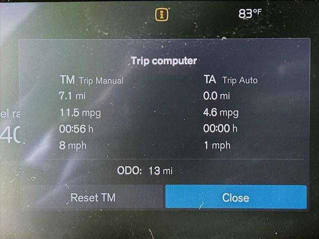2026 Volvo XC40 Ultra, B5 AWD Gas (mild hybrid), Dark