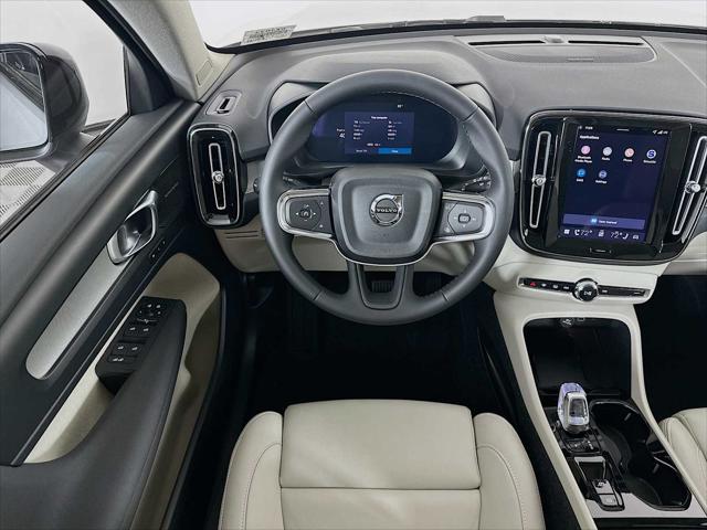 2026 Volvo XC40 Ultra, B5 AWD Gas (mild hybrid), Dark