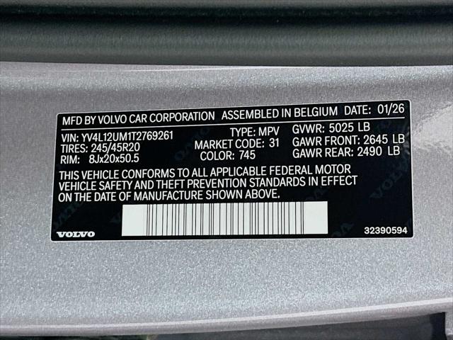2026 Volvo XC40 Ultra, B5 AWD Gas (mild hybrid), Dark