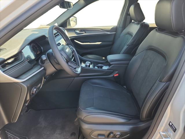 2026 Jeep Grand Cherokee Altitude 4x2