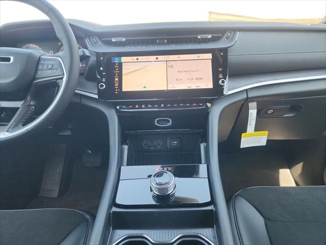 2026 Jeep Grand Cherokee Altitude 4x2