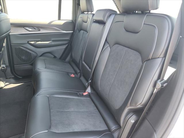 2026 Jeep Grand Cherokee Altitude 4x2