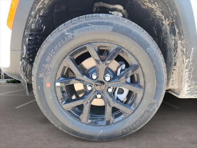 2026 Jeep Grand Cherokee Altitude 4x2