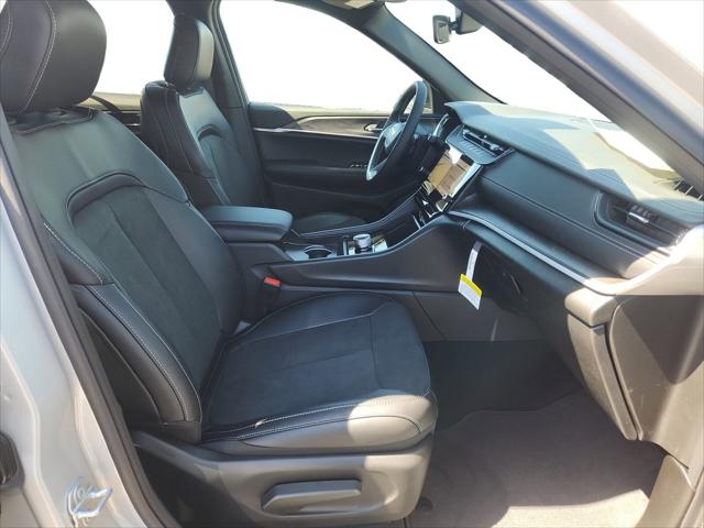 2026 Jeep Grand Cherokee Altitude 4x2