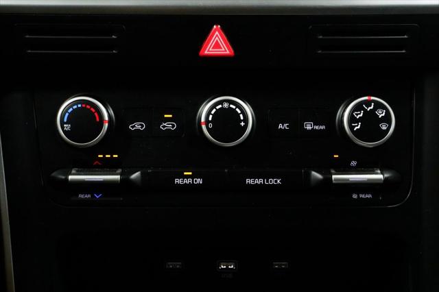 2024 Kia Carnival MPV LX Seat Package