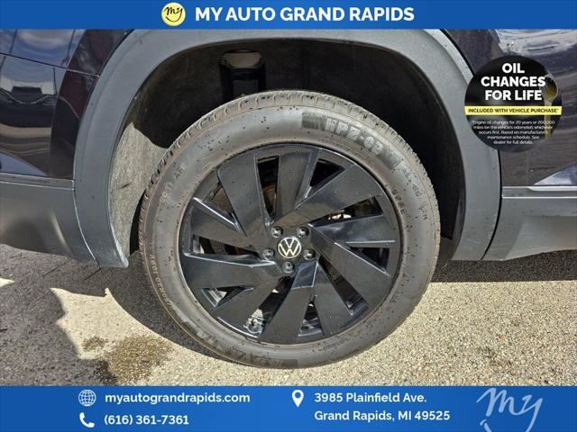 2024 Volkswagen Atlas 2.0T SE w/Technology