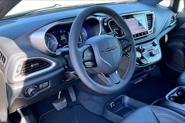New 2026 Chrysler Pacifica For Sale in Millington, TN