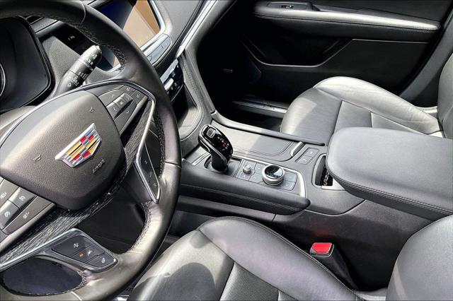 2022 Cadillac XT5 AWD Premium Luxury