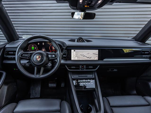 2025 Porsche Macan Electric 4