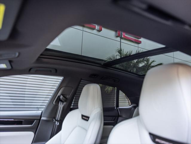 2025 Porsche Macan Electric 4