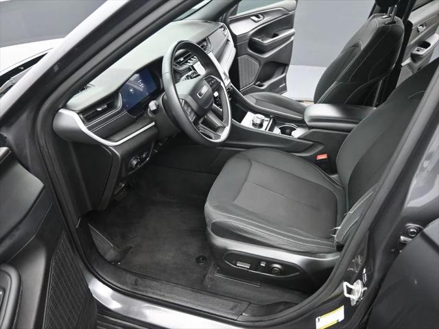 2024 Jeep Grand Cherokee Laredo 4x4