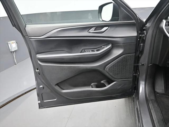 2024 Jeep Grand Cherokee Laredo 4x4