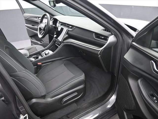 2024 Jeep Grand Cherokee Laredo 4x4