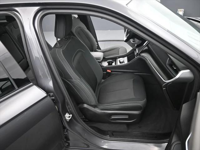 2024 Jeep Grand Cherokee Laredo 4x4