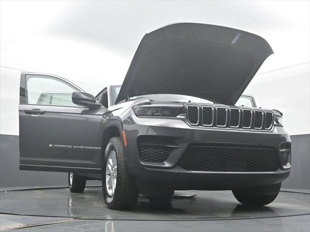 2024 Jeep Grand Cherokee Laredo 4x4