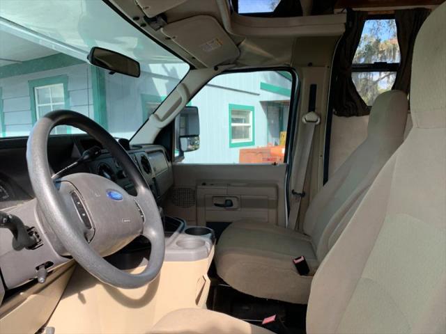 2011 Ford E-350 Cutaway Base