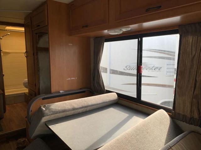 2011 Ford E-350 Cutaway Base